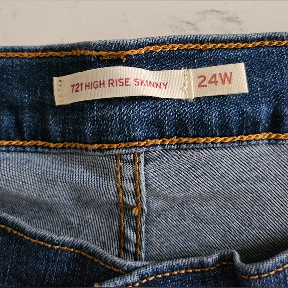 Levis 721 High Rise Skinny Jeans - Picture 11 of 12